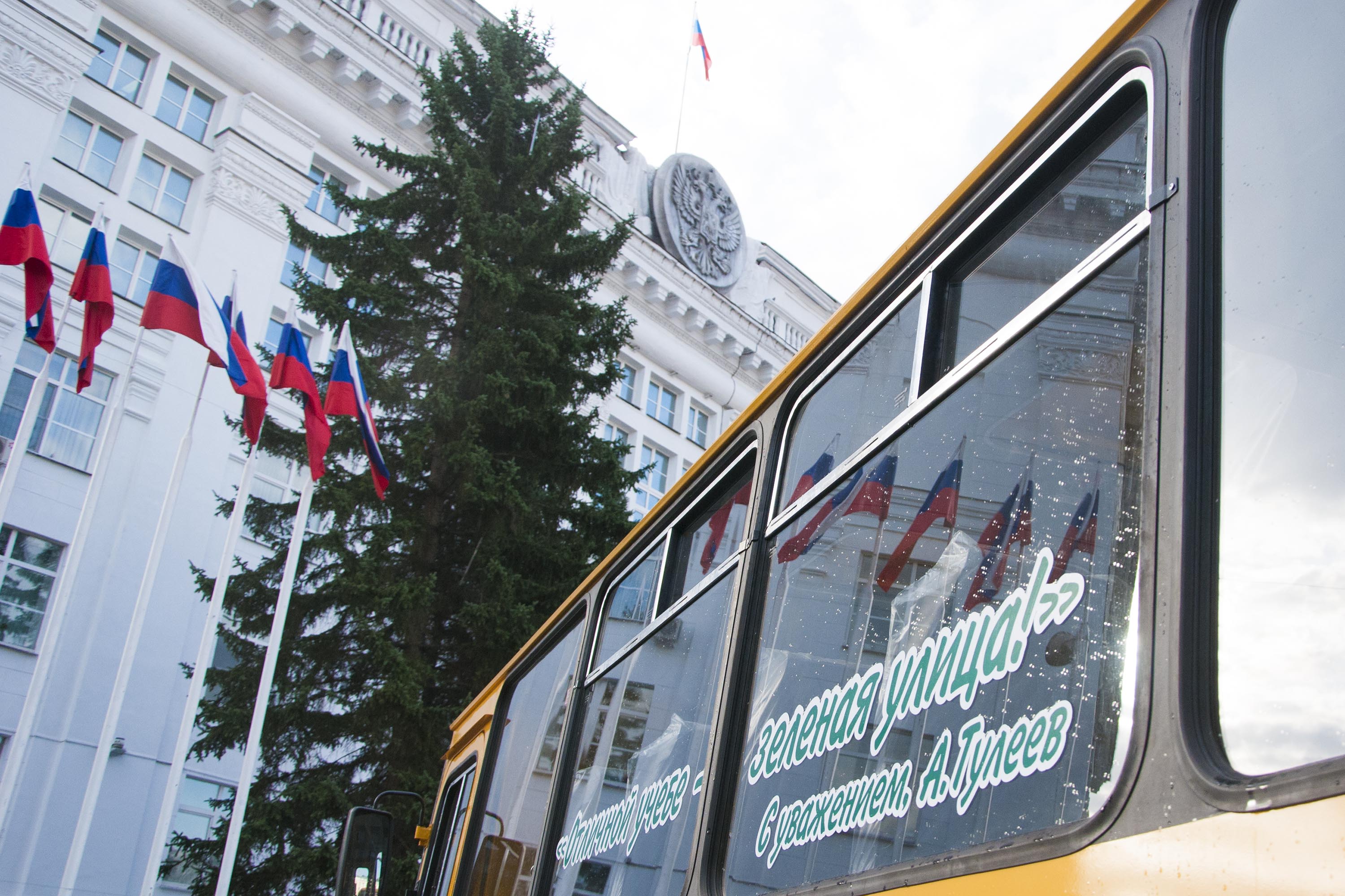 22 новых школьных автобуса поступили в образовательные учреждения Кузбасса