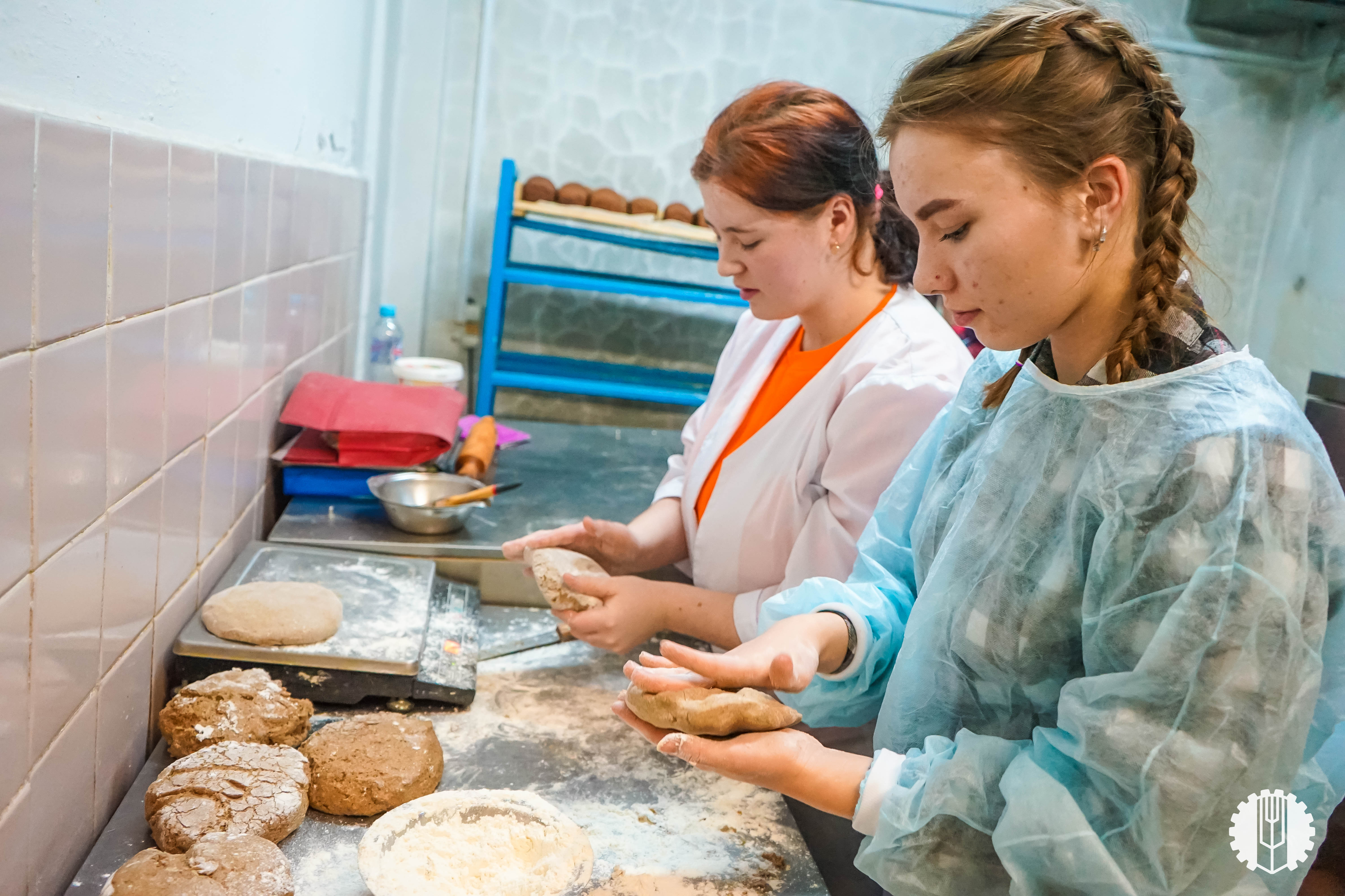 Студенты Кузбасской сельхозакадемии испекли «блокадный хлеб» 