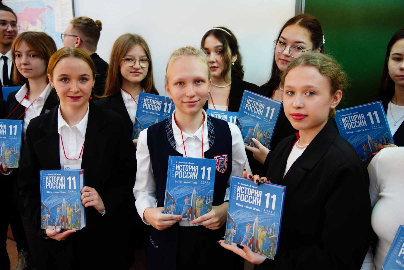 Одиннадцатиклассники КуZбасса одними из первых в России начали изучать историю по новым учебникам