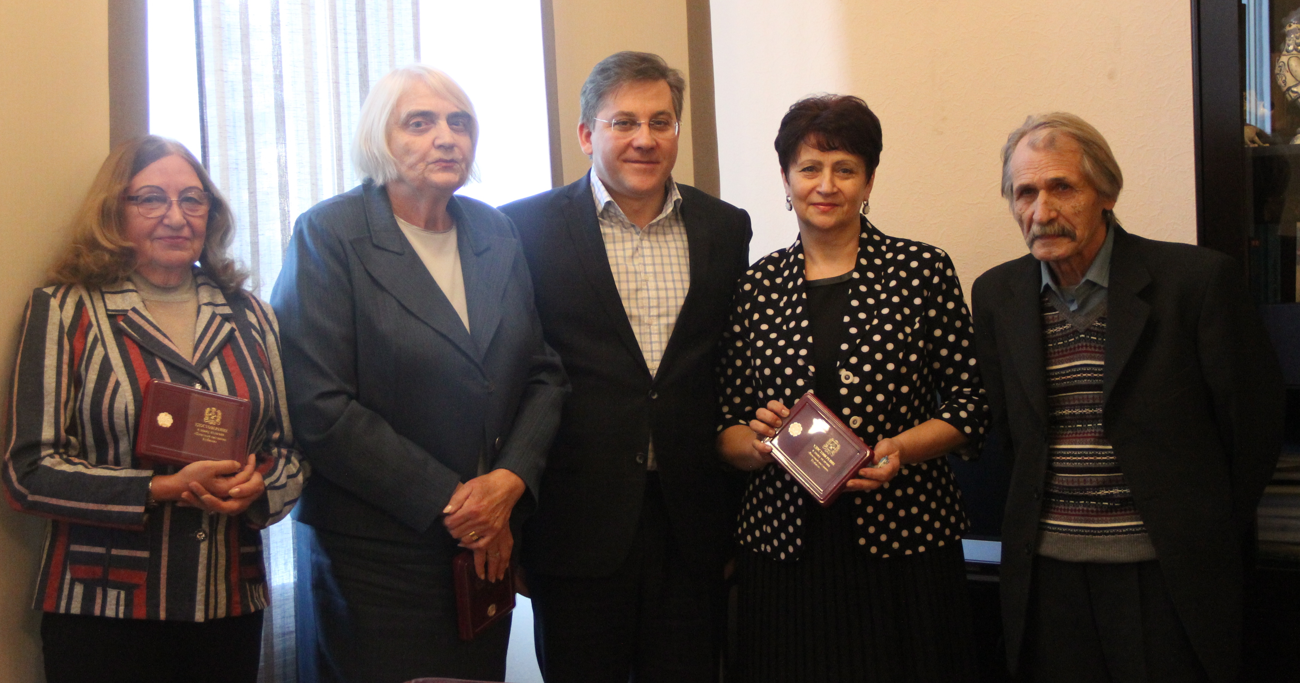 Четырем педагогам впервые вручен знак отличия «Почетный наставник Кузбасса»