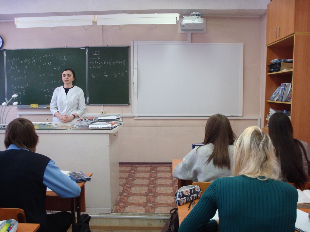 Получившие 100 баллов на ЕГЭ кемеровчане пообщались с 11-классниками