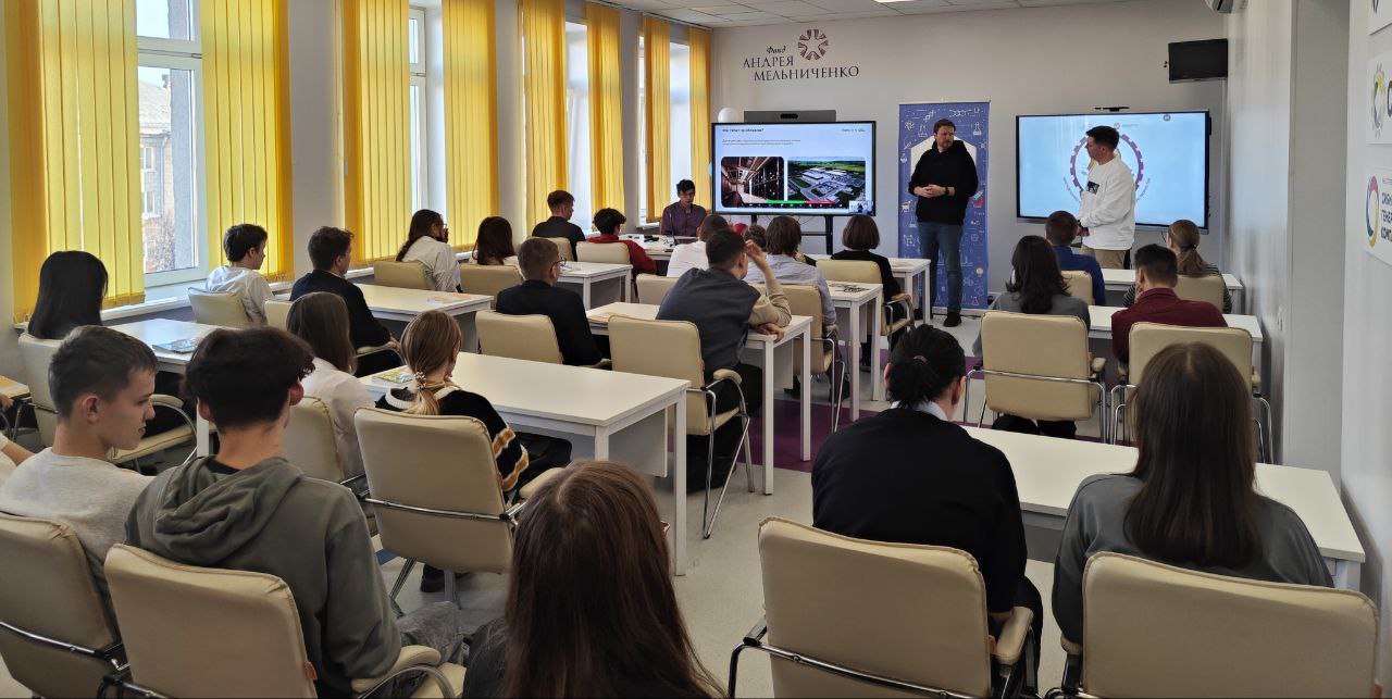 Кузбасские школьники изучают облачные технологии в рамках проекта «Урок цифры»