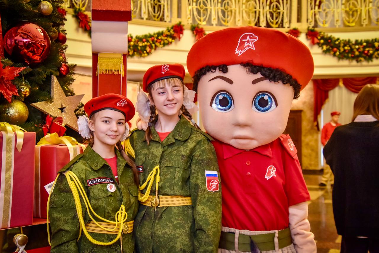Первая Всекузбасская юнармейская новогодняя ёлка прошла в Кемерово