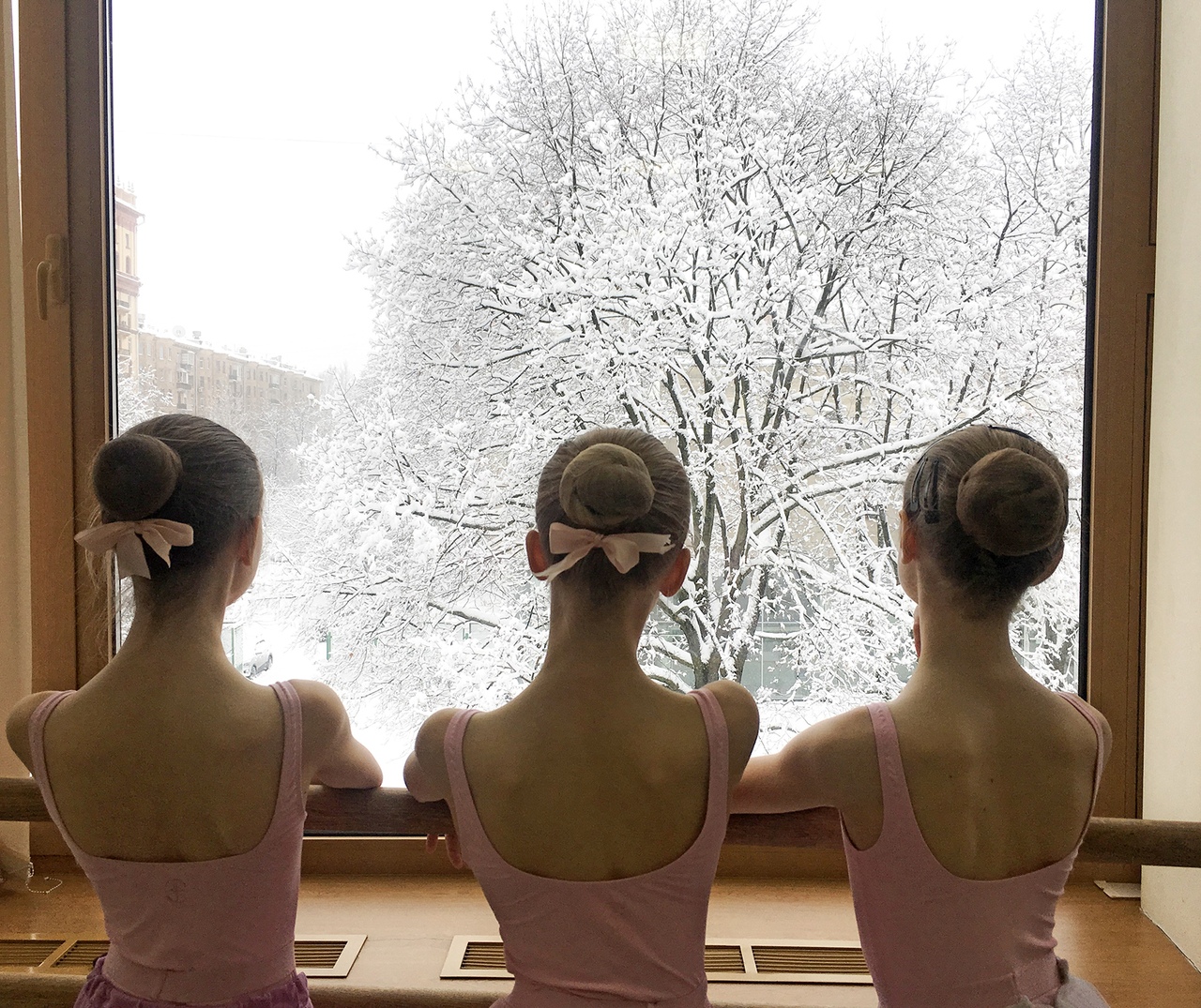 Филиал МГАХ в Кемерове продолжает набор юных танцоров на обучение