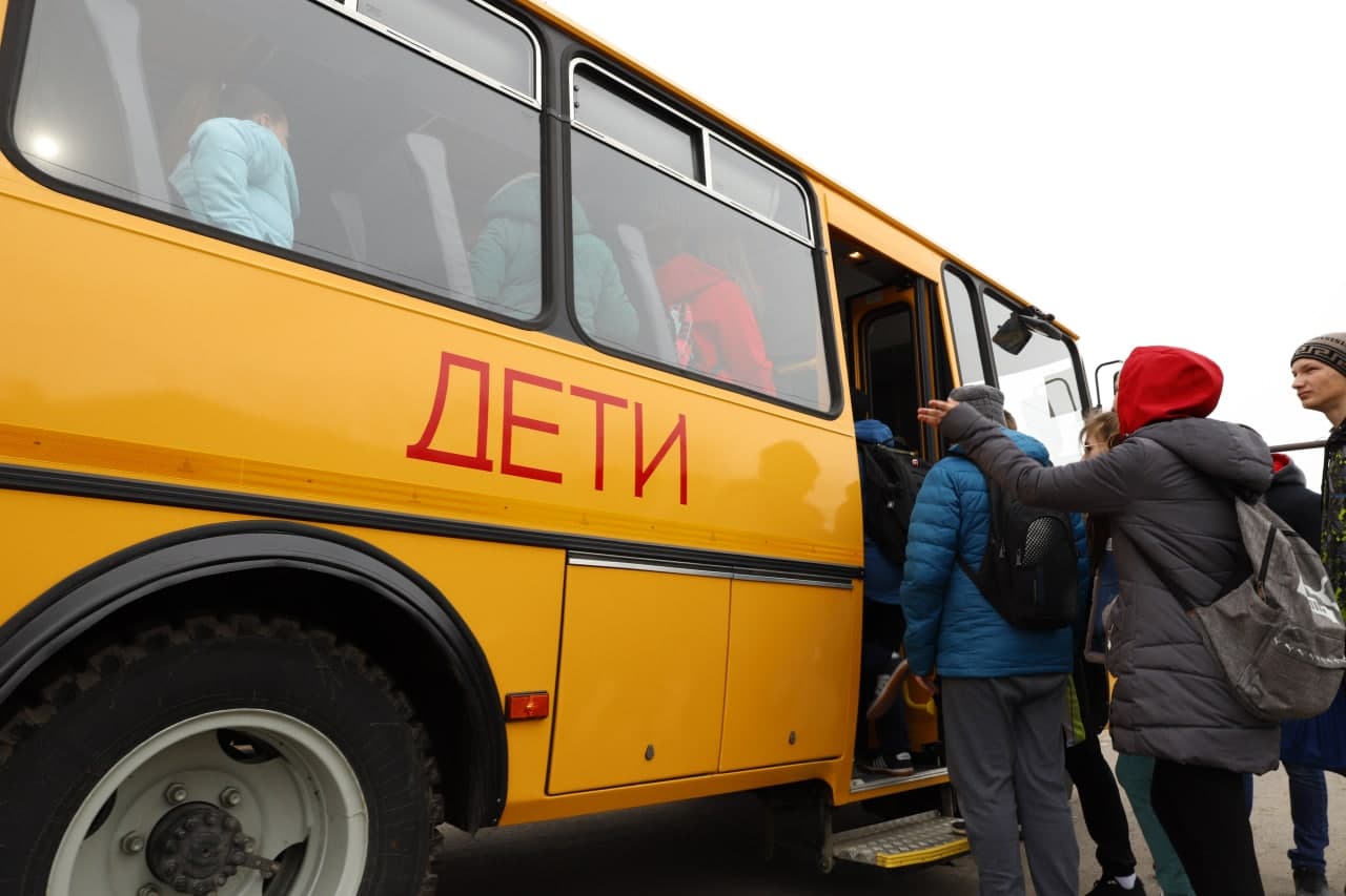 Сергей Цивилев: «В отдаленных районах Кузбасса на маршруты вышли новые школьные автобусы»
