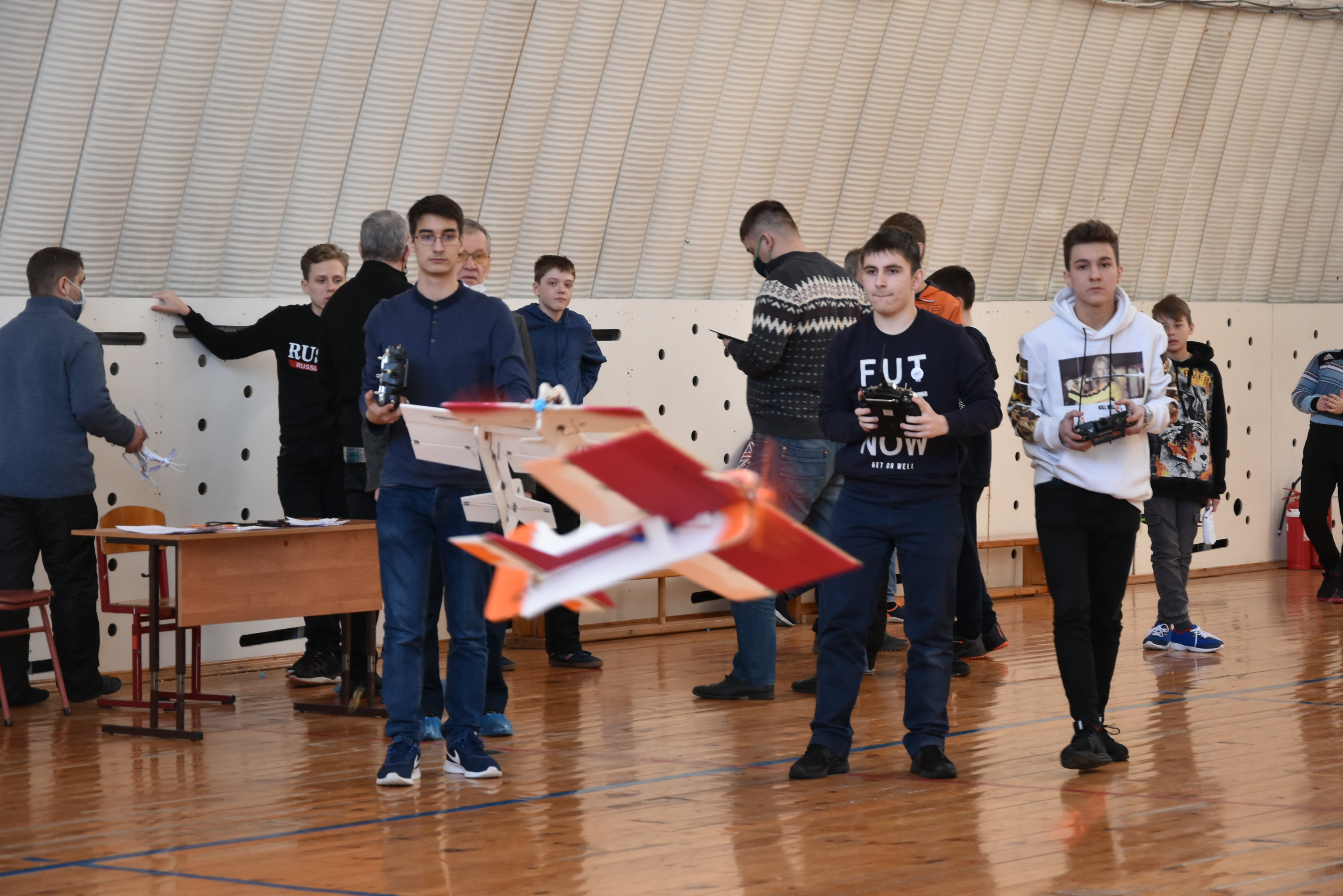 Областные соревнования по авиационным моделям для закрытых помещений прошли в Кузбассе