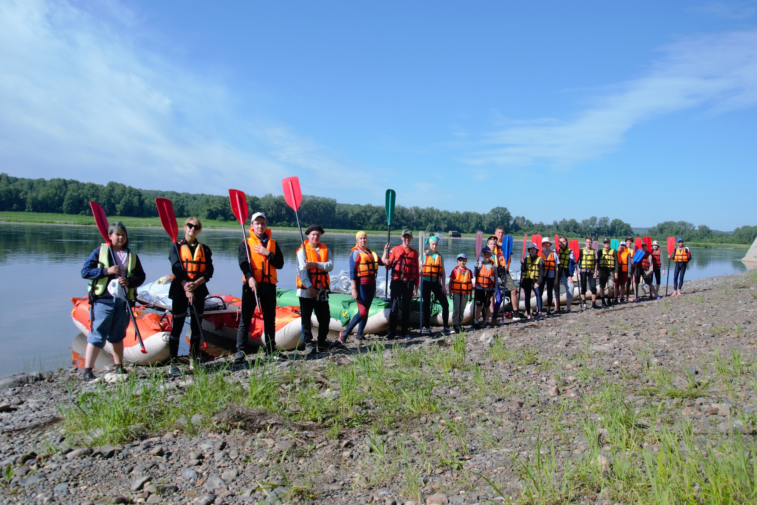 Школьники Кузбасса отправились в сплавы по реке Томь