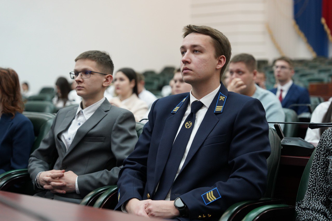 Лидеры студенческих объединений обсудили годовой план на «Всекузбасском старостате»