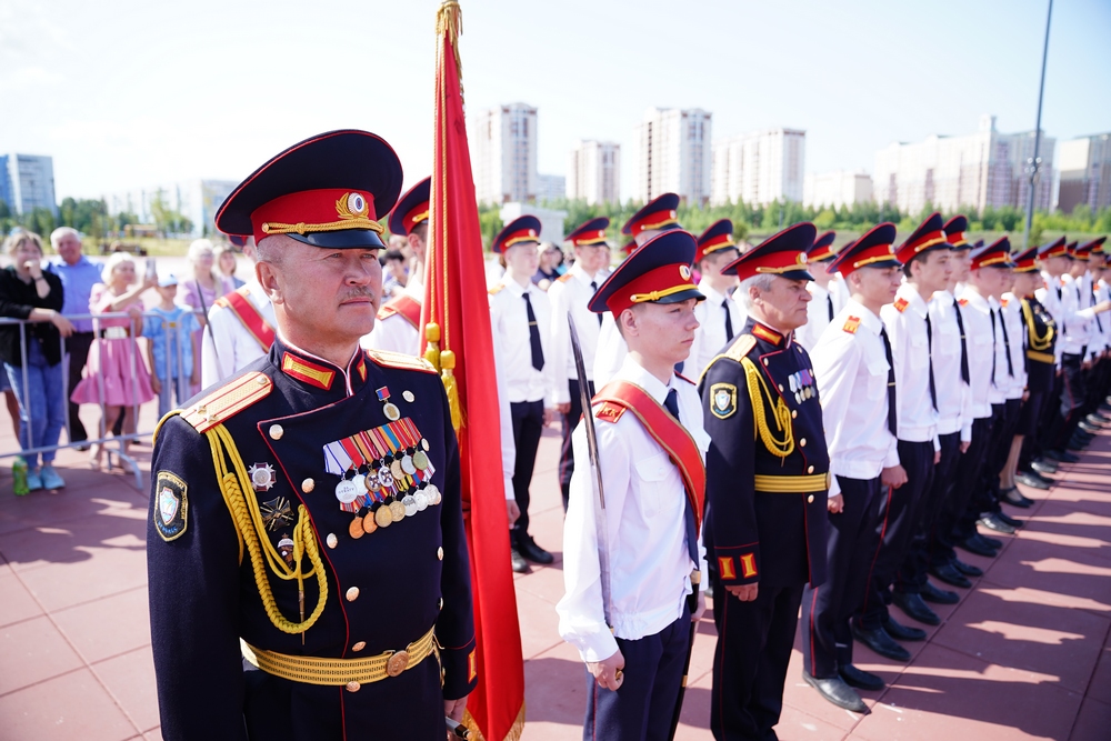 Сергей Цивилев поздравил выпускников губернаторских кадетских школ