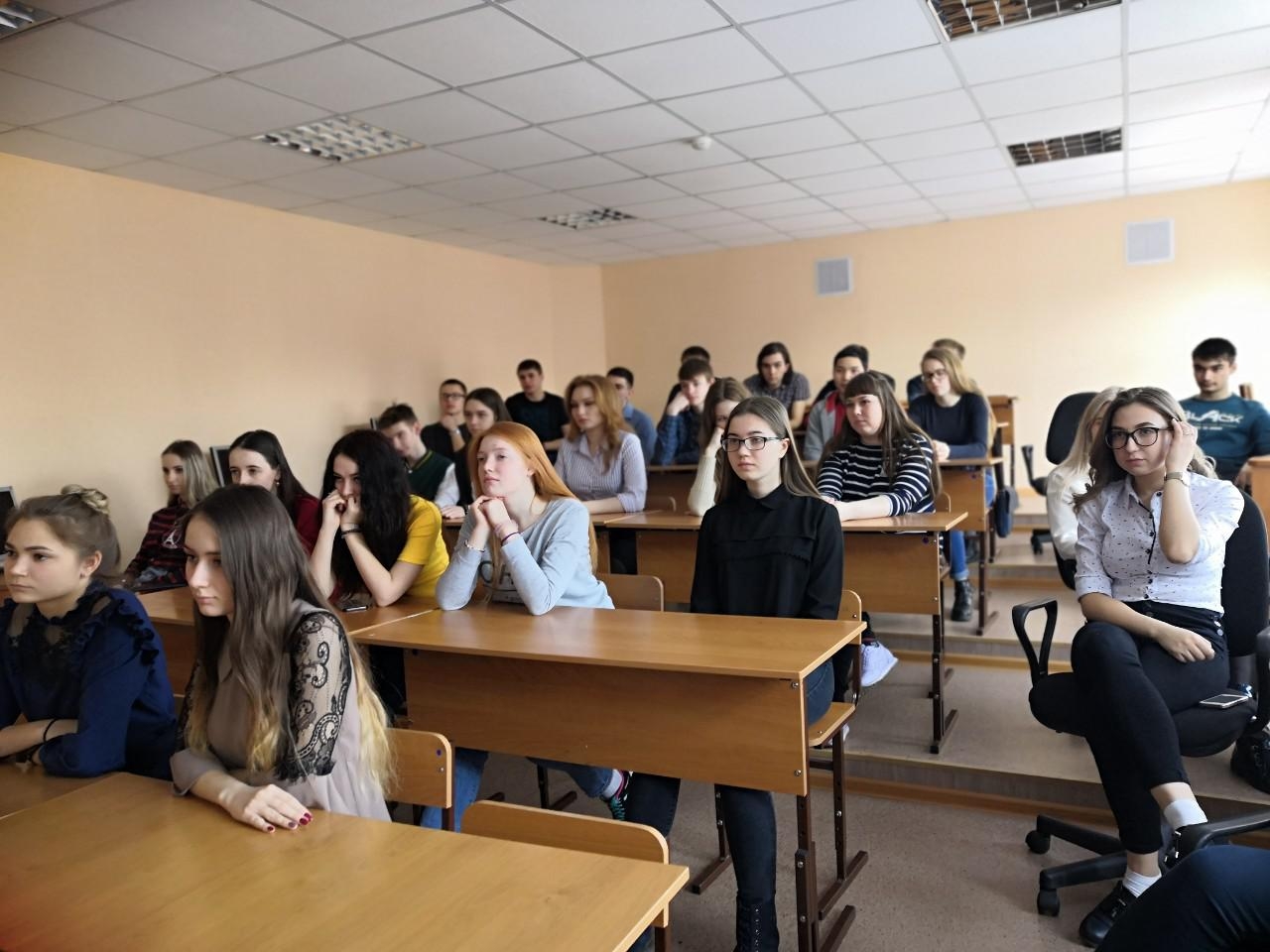  100-балльница по ЕГЭ рассказала школьникам Белова, как успешно сдать экзамены