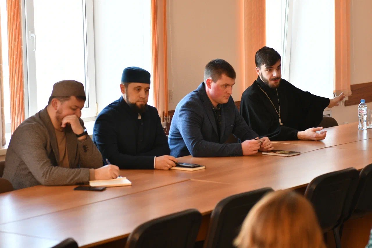 В КуZбассе состоялись семинары по профилактике экстремизма в молодежной среде