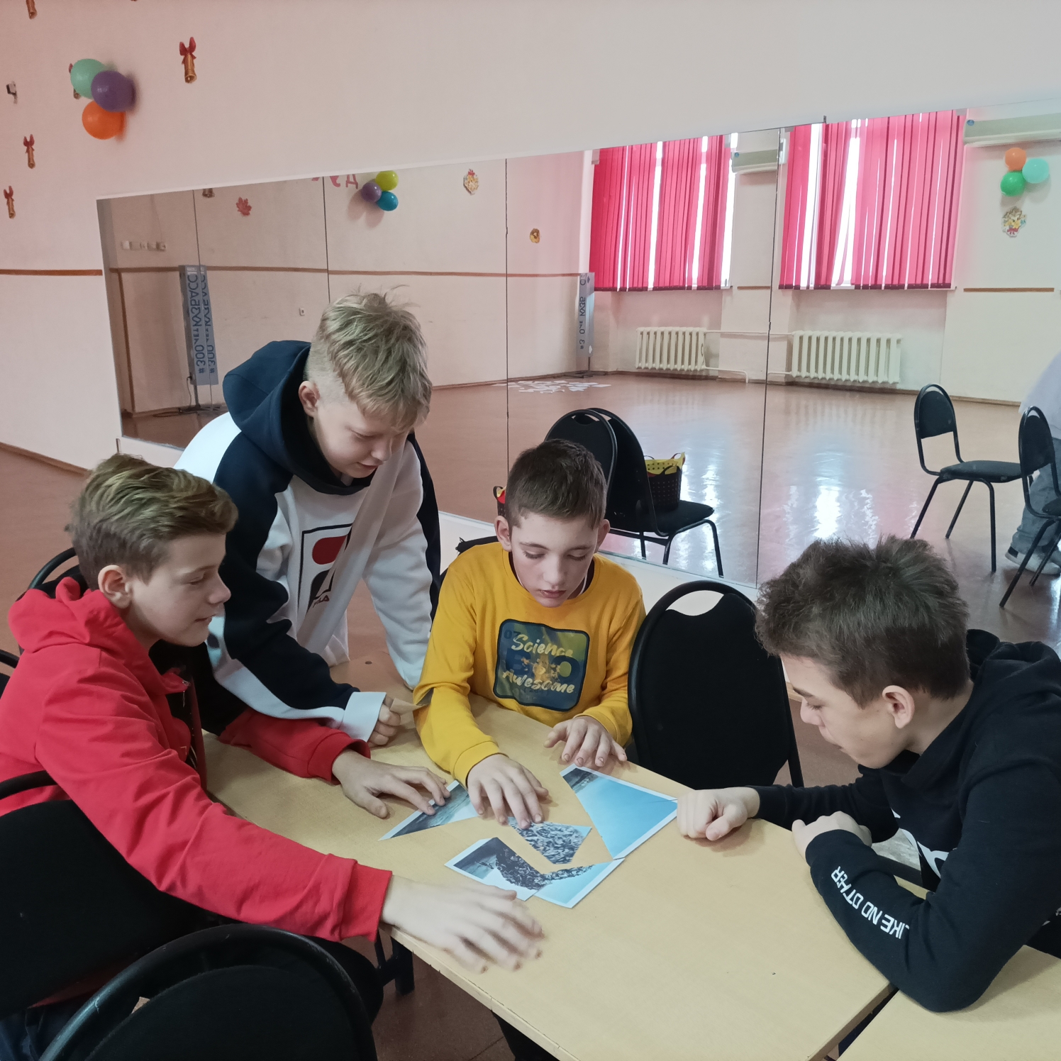 Экологи-волонтеры кузбасского центра «Юннат» провели для школьников познавательную игру «Собирай и разделяй»