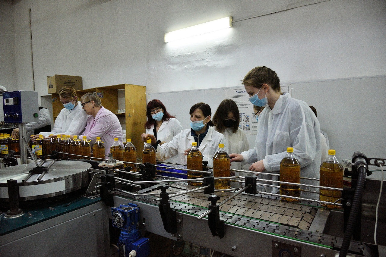 Кузбасские школьники посетили компанию «Роса» в рамках регионального проекта «Найди своё дело»