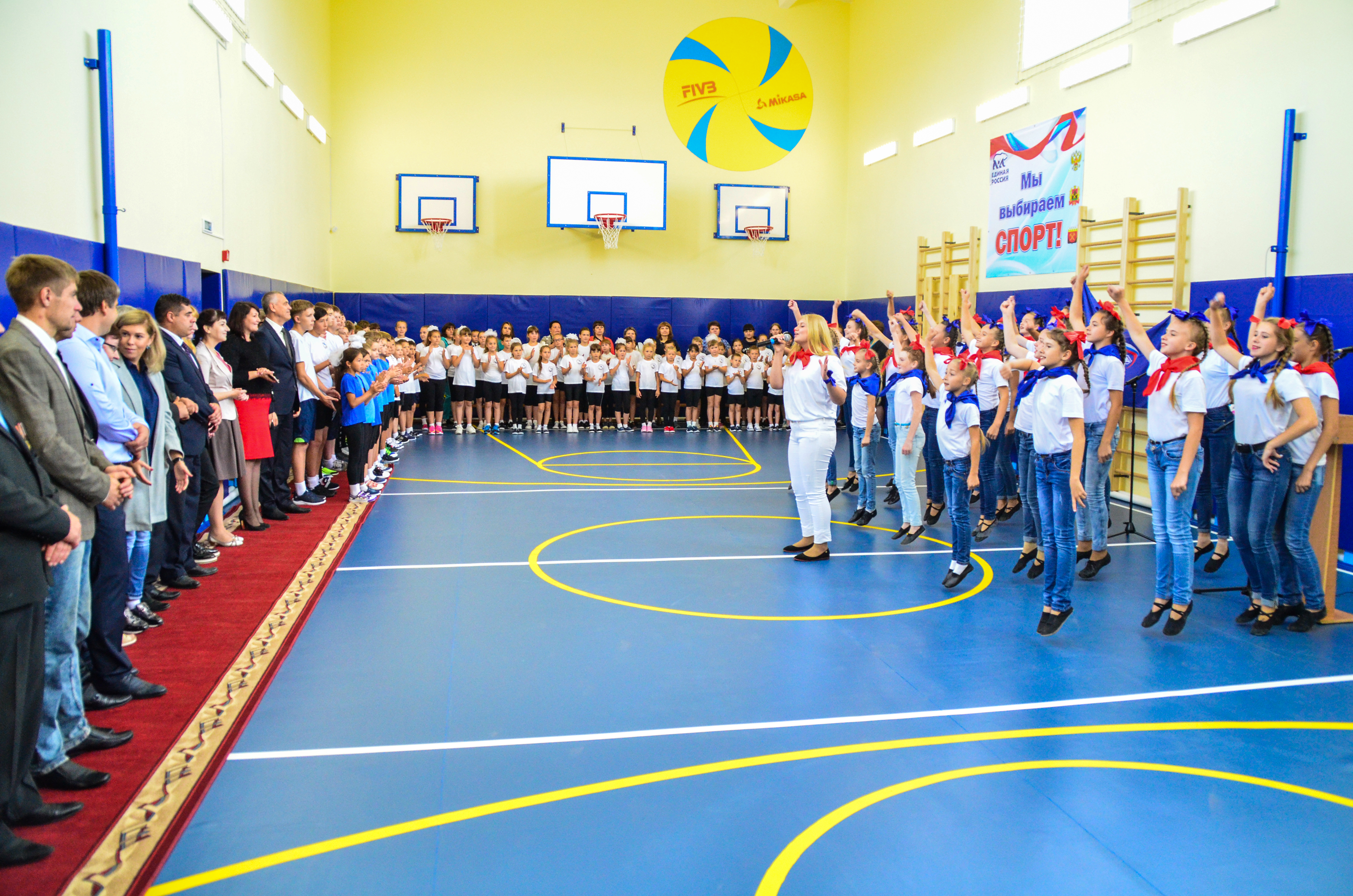 6 сентября введен в эксплуатацию спортивный зал в Малосалаирской средней общеобразовательной школе Гурьевского района