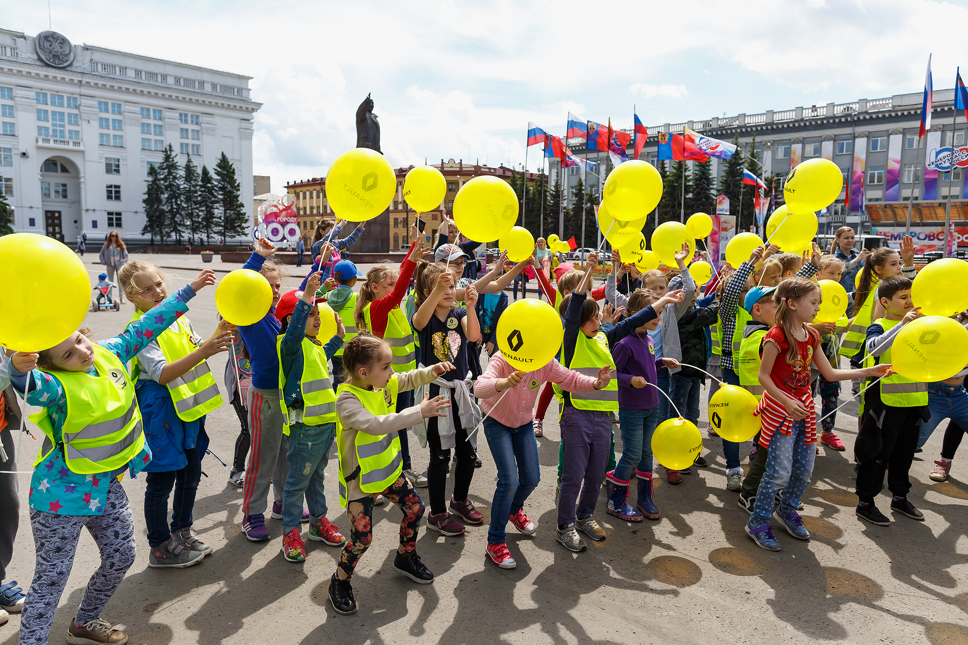 15 июня 2018 года на площади Советов прошёл праздник «Детям Кузбасса безопасные дороги»