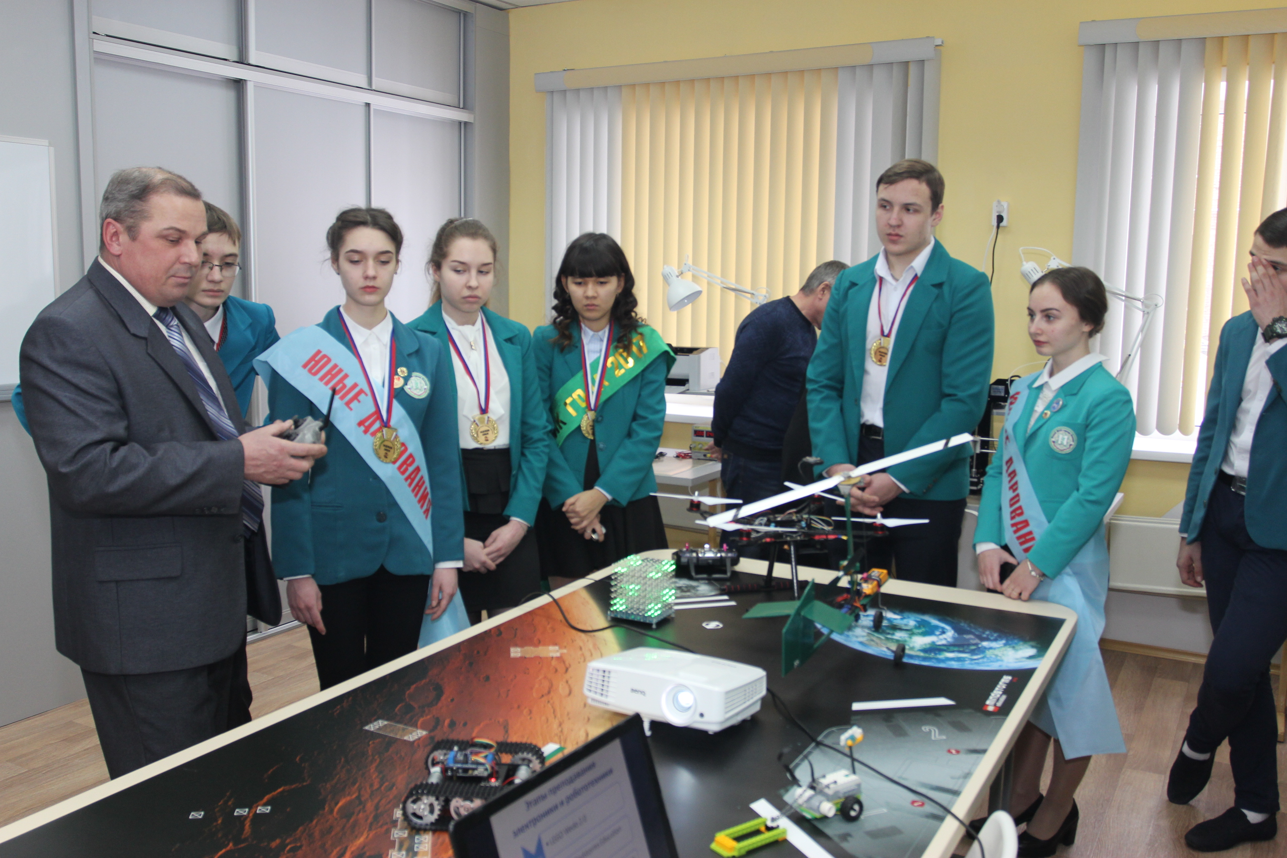 В лицее № 22 города Белово состоялось торжественное открытие кабинета электроники и робототехники