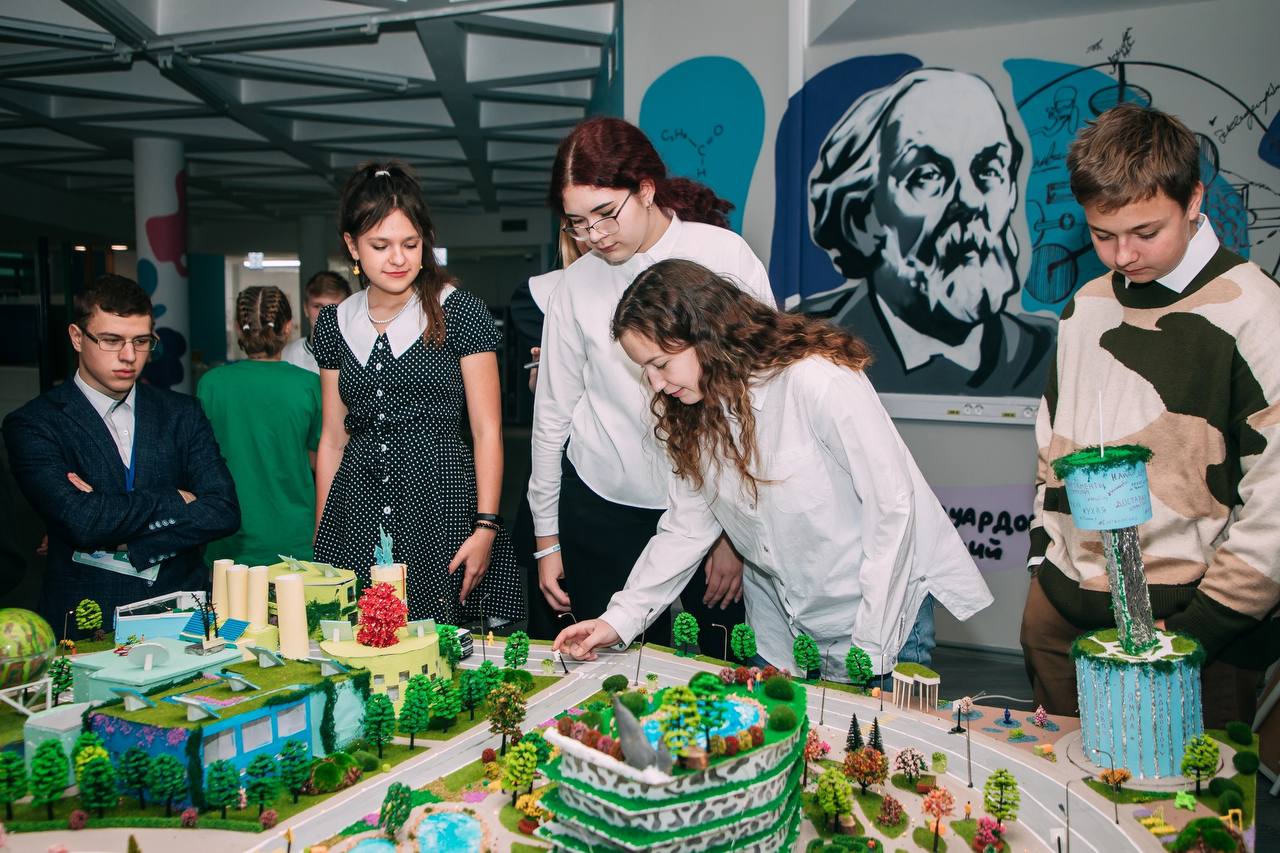 Кузбасские школьники стали участниками Междисциплинарной проектной школы конкурса «Моя страна – моя Россия»