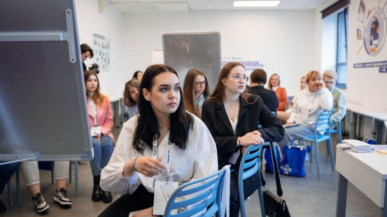  Педагог из Кузбасса прошла обучение на семинаре для руководителей профильных смен Движения Первых