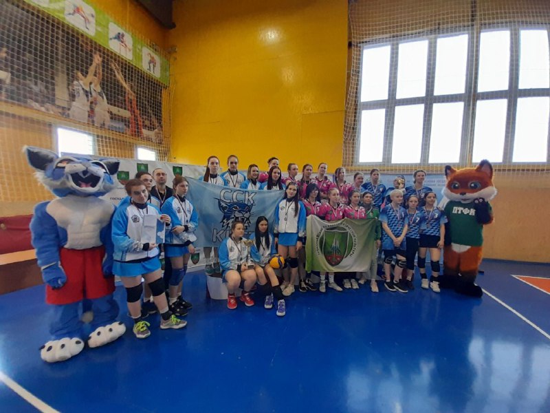 В Прокопьевске прошли соревнования по волейболу среди девушек Кузбасской спортивной лиги
