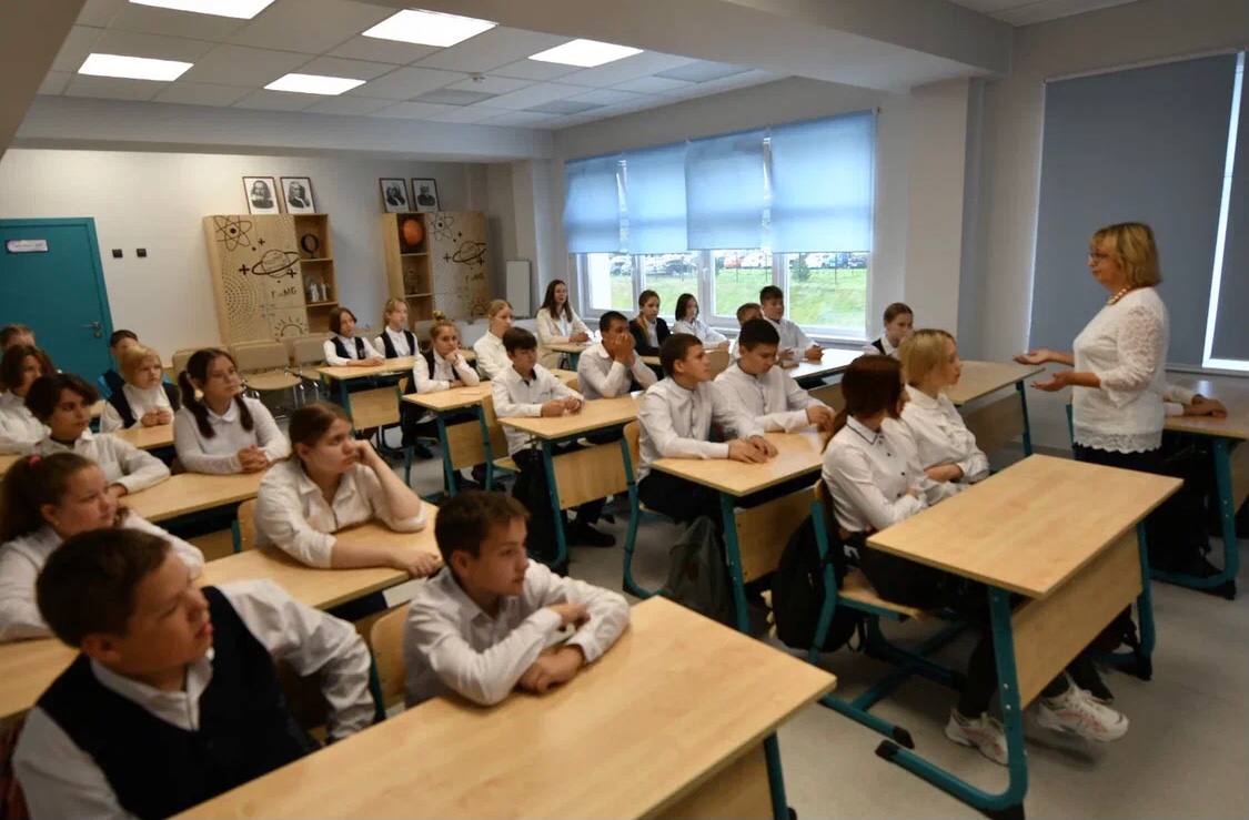 Учебная неделя в школах КуZбасса началась с «Разговоров о важном» 