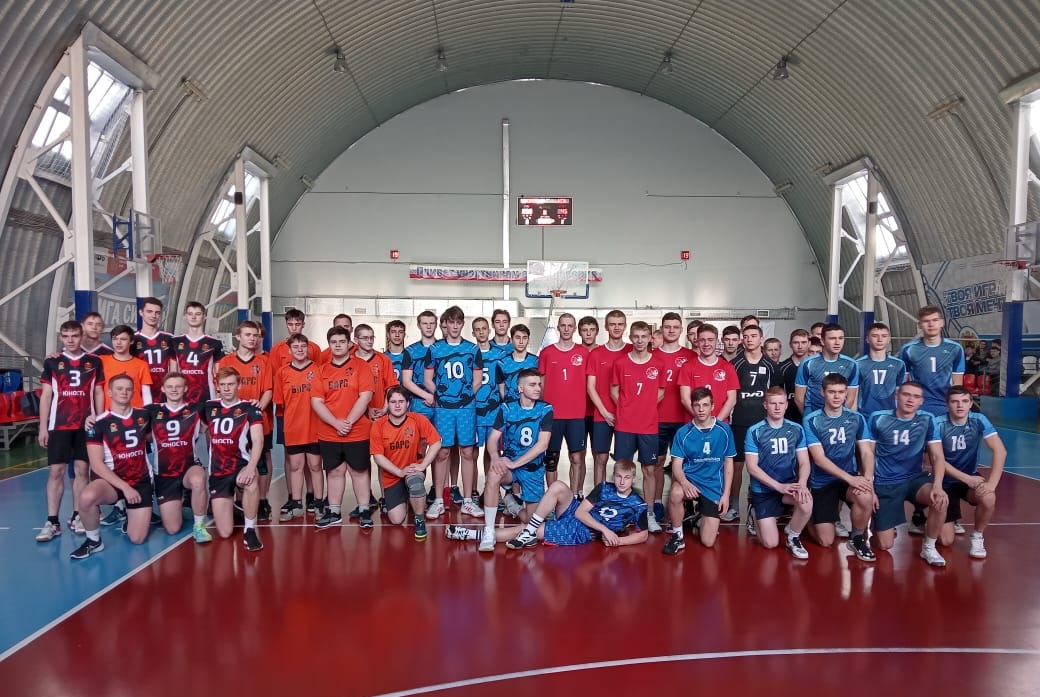 В Кузбассе подвели итоги областных соревнований по волейболу среди юношей до 19 лет