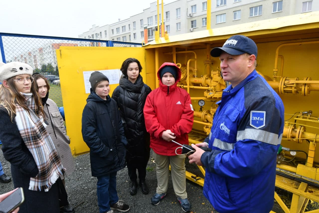 Кузбасские школьники знакомятся с промышленными профессиями региона в рамках проекта «Неделя без турникетов»